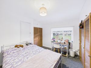 BEDROOM- click for photo gallery